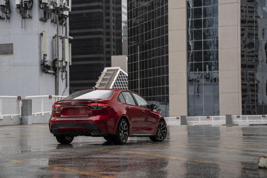  Toyota Corolla XSE Sedan 2019 года  (NA) (фото 38 из 45)